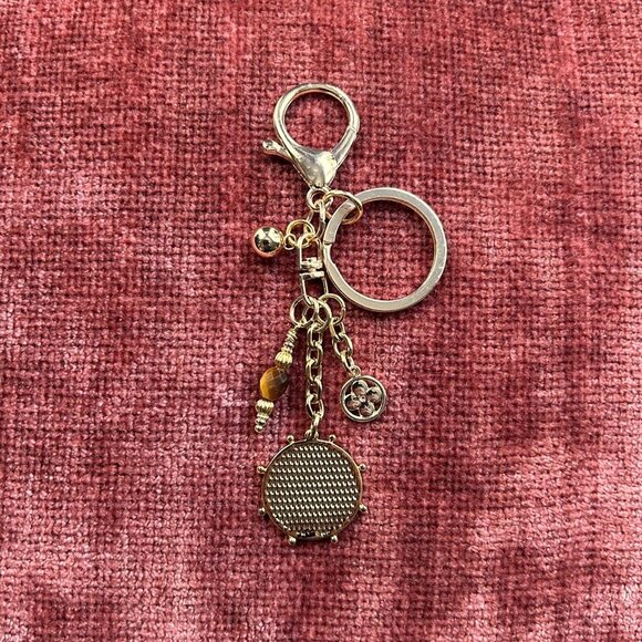 HEARTS and CLOVER Bag Charm Gold Tone 💕 - Picture 7 of 8